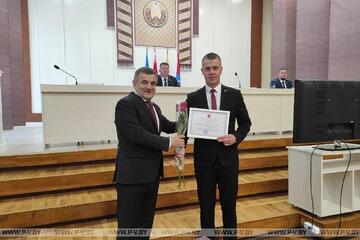 Награды за выдающиеся достижения в Пинске: признание профессионалов своего дела