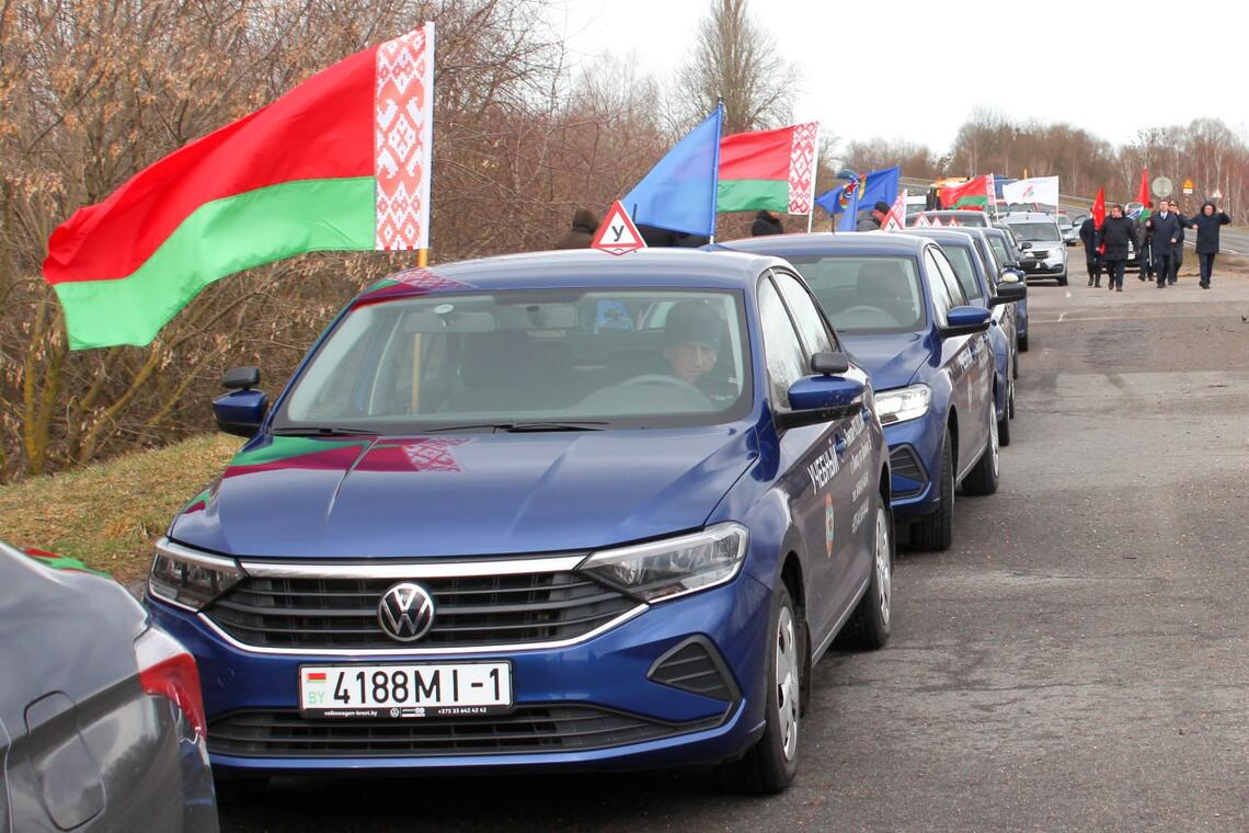Патриотическим автопробегом отметили в Пинском районе важную историческую дату 16 марта отмечается 79-я годовщина со дня начала освобождения Пинского района от немецко-фашистских захватчиков .