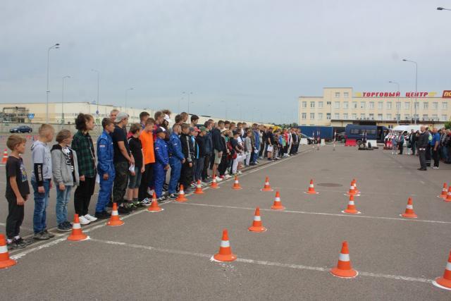 ПРАЗДНИК АВТОМОТОСПОРТА В КОБРИНЕ