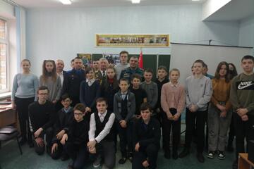 Патриотический урок на тему Есть такая профессия-Родину защищать!